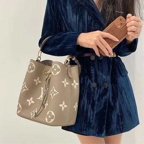 LV斑鳩灰牛皮Neonoe MM抽繩水桶包M45555