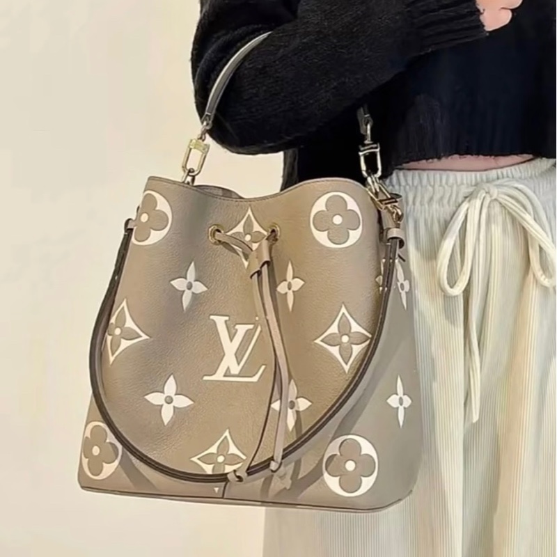 LV斑鳩灰牛皮Neonoe MM抽繩水桶包M45555-1