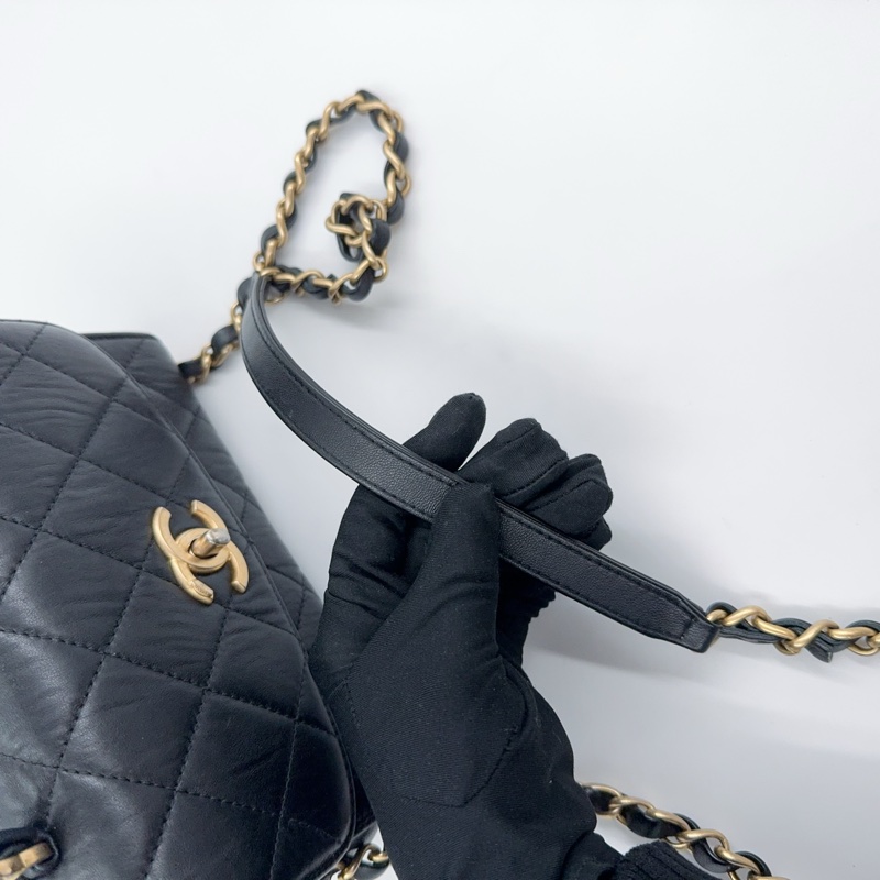 CHANEL黑金揉製羊皮雙C手把轉釦側背包AS2477-8
