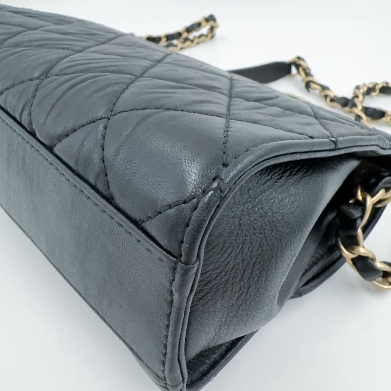 CHANEL黑金揉製羊皮雙C手把轉釦側背包AS2477-13