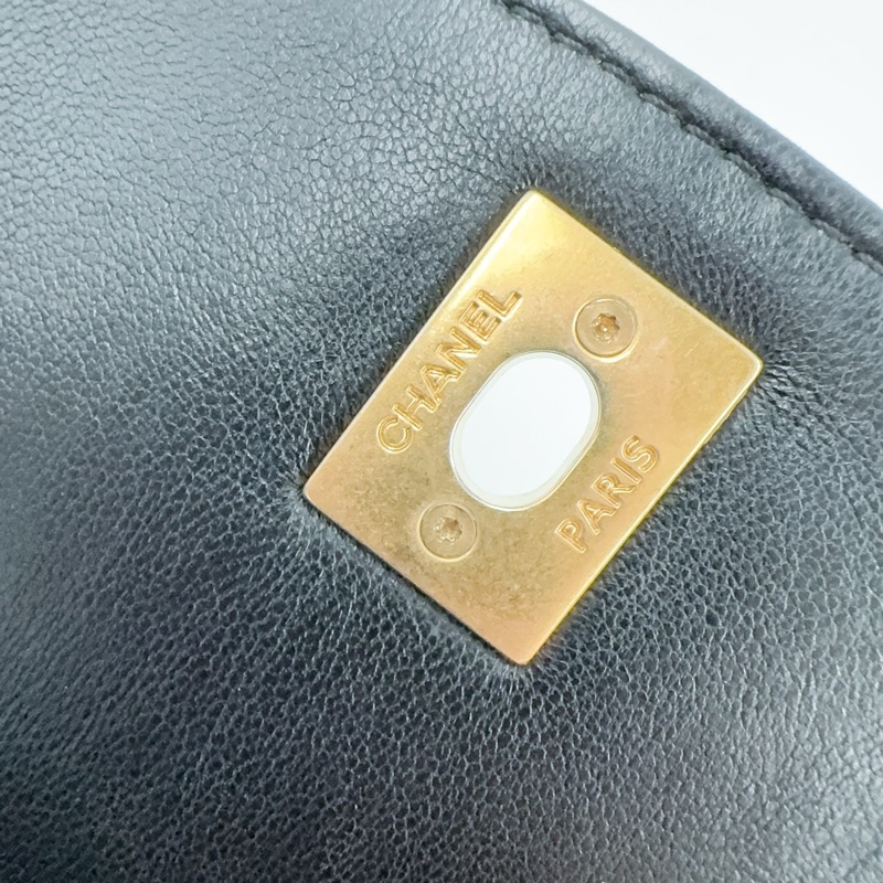 CHANEL黑金揉製羊皮雙C手把轉釦側背包AS2477-16