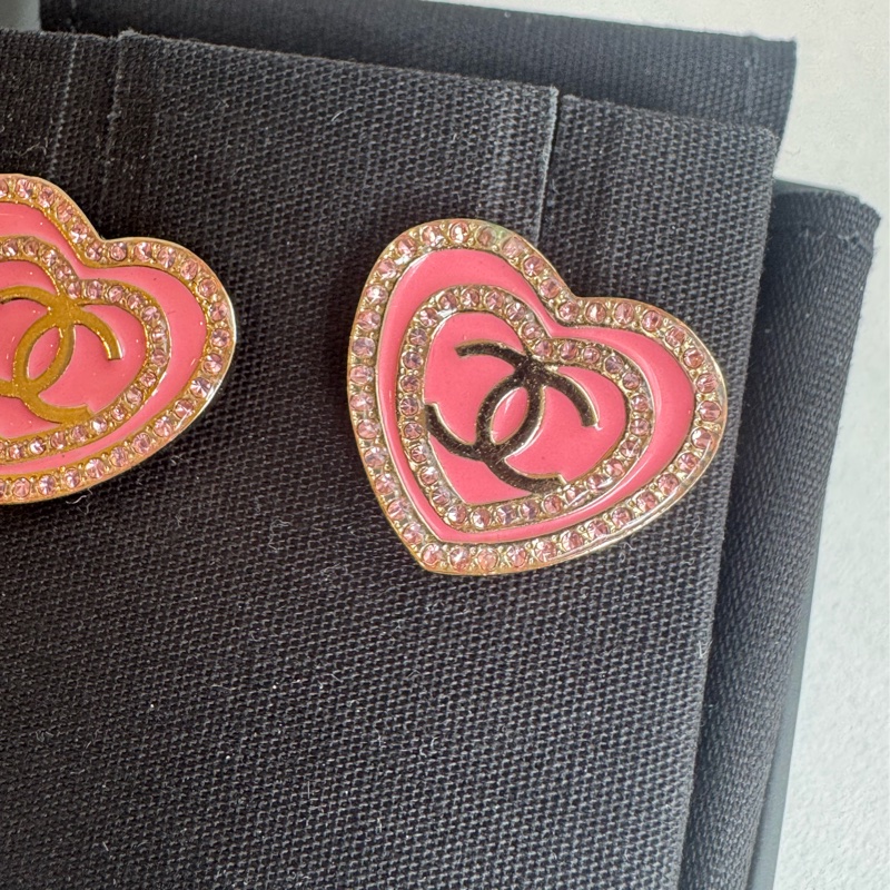 Chanel ABD343粉色愛心雙C耳環-3