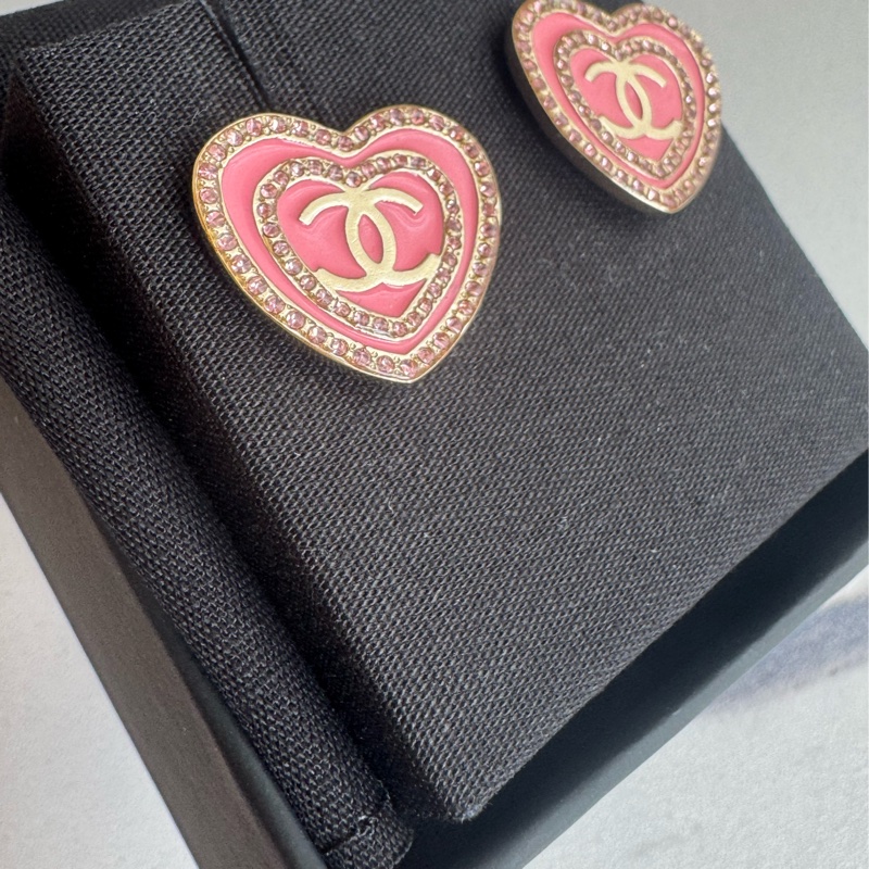 Chanel ABD343粉色愛心雙C耳環-5