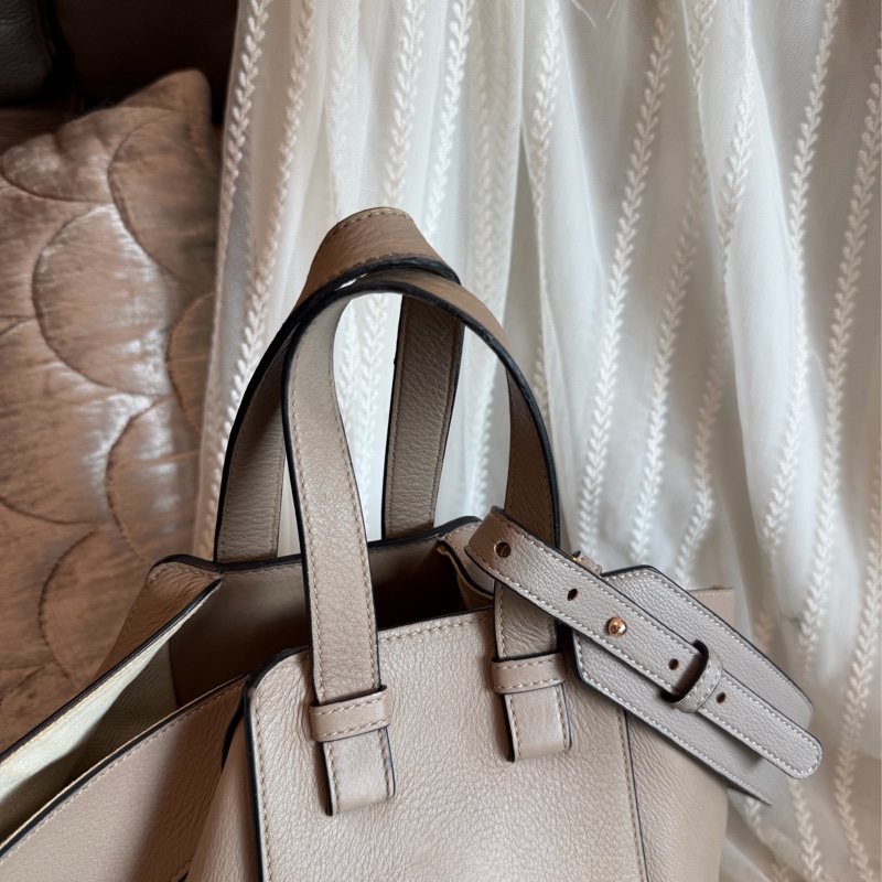 羅意威  吊床包 托特包 手提包 通勤包 腋下包 斜背包 灰色皮革 灰色皮革 大象灰 側背包 斜挎包 斜背包 褶皺鏈條包 Loewe Hammock grey leather bag / shoulder bag handbag crossbody bag-10