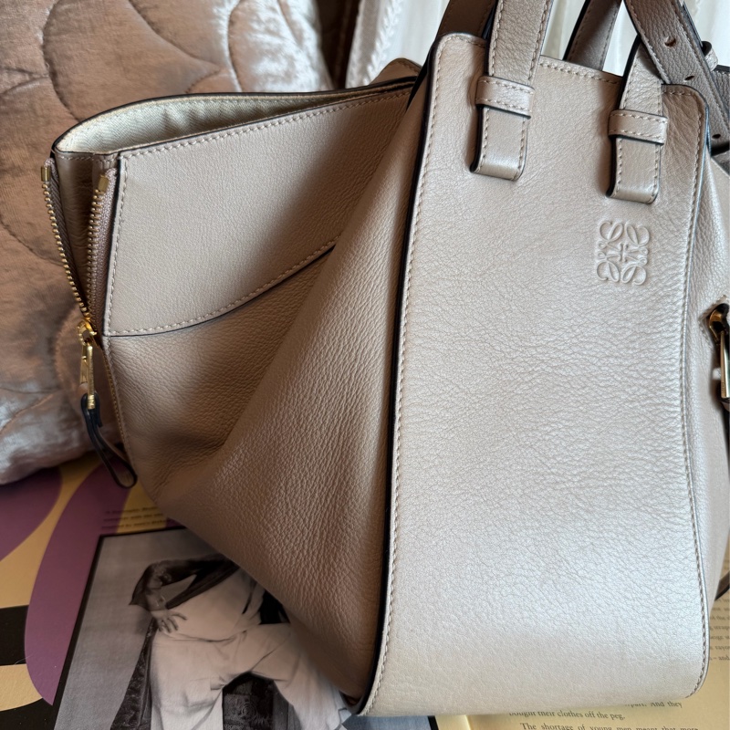 羅意威  吊床包 托特包 手提包 通勤包 腋下包 斜背包 灰色皮革 灰色皮革 大象灰 側背包 斜挎包 斜背包 褶皺鏈條包 Loewe Hammock grey leather bag / shoulder bag handbag crossbody bag-13