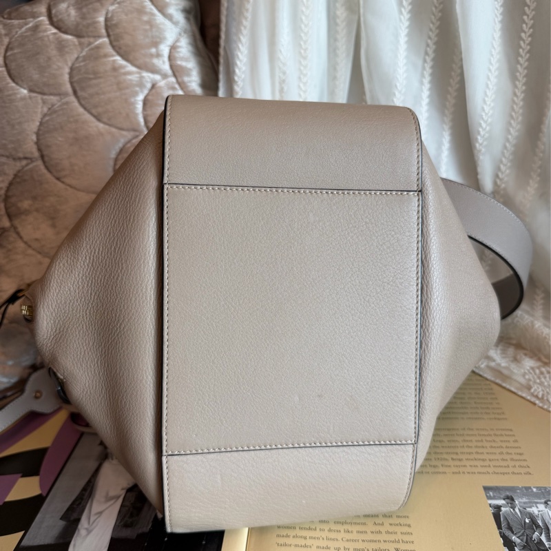 羅意威  吊床包 托特包 手提包 通勤包 腋下包 斜背包 灰色皮革 灰色皮革 大象灰 側背包 斜挎包 斜背包 褶皺鏈條包 Loewe Hammock grey leather bag / shoulder bag handbag crossbody bag-42