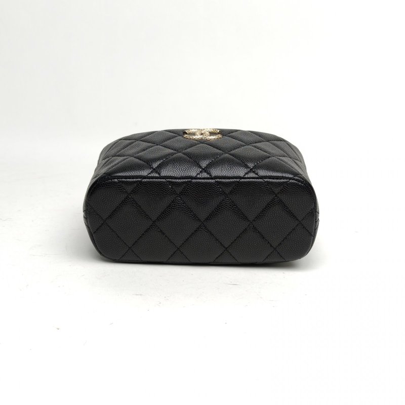 CHANEL 嬉皮HOBO飯盒包25Am黑色荔枝牛皮淺金扣肩背包-4