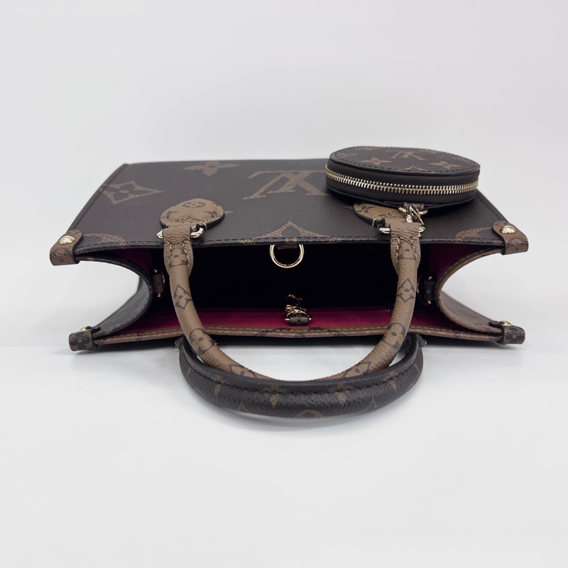 LV雙色原花金釦OnTheGo Pm 手提斜背托特包-5