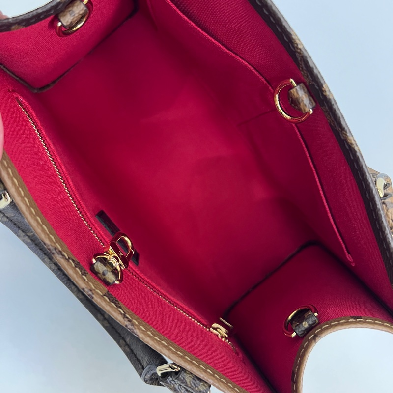 LV雙色原花金釦OnTheGo Pm 手提斜背托特包-15