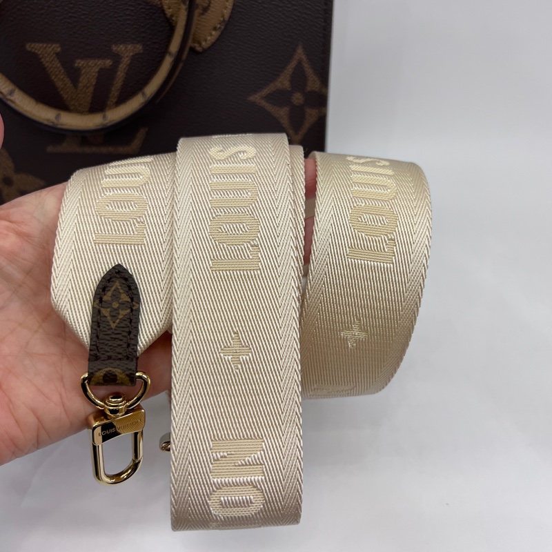 LV雙色原花金釦OnTheGo Pm 手提斜背托特包-26