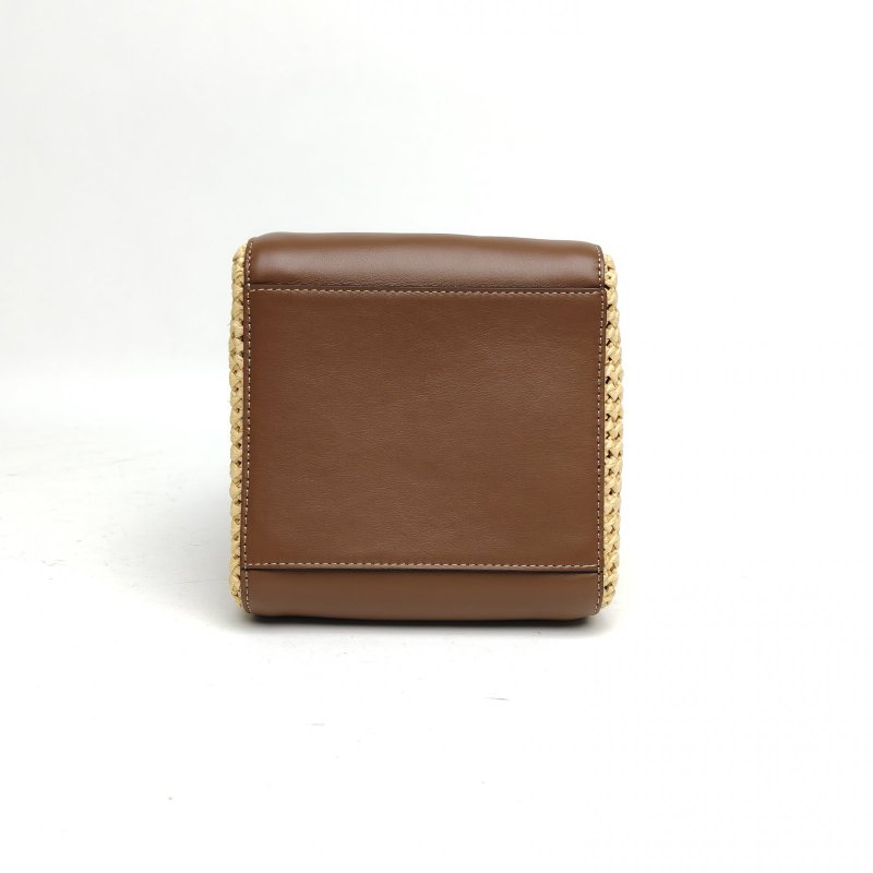 FENDI 棕色牛皮草編Origami折疊水桶包肩背包-4