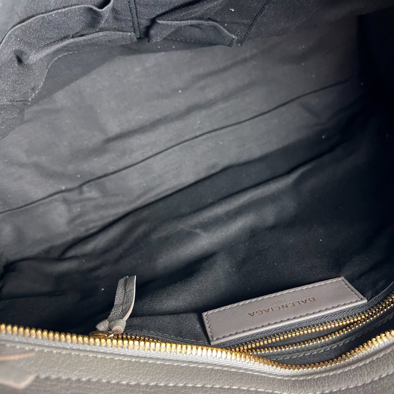 BALENCIAGA 390154 灰皮革金釦提把機車包-6