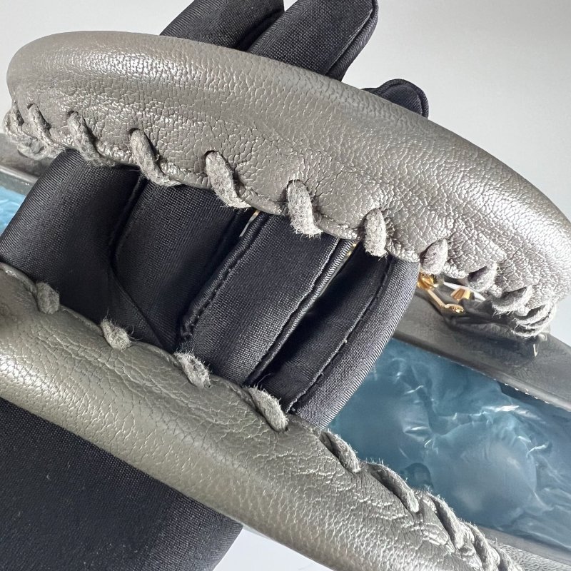 BALENCIAGA 390154 灰皮革金釦提把機車包-7