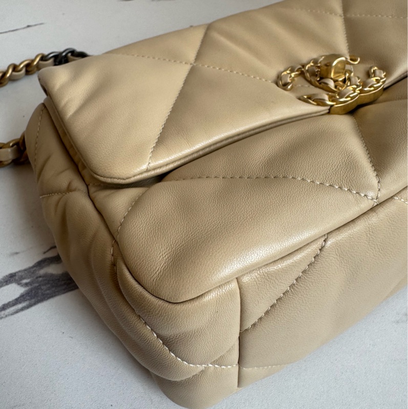 Chanel 奶茶色19金釦26-7