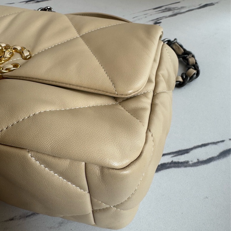 Chanel 奶茶色19金釦26-8