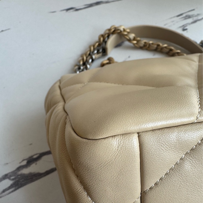 Chanel 奶茶色19金釦26-10