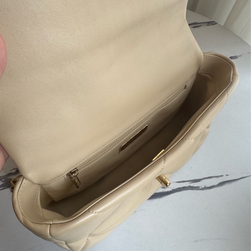 Chanel 奶茶色19金釦26-18