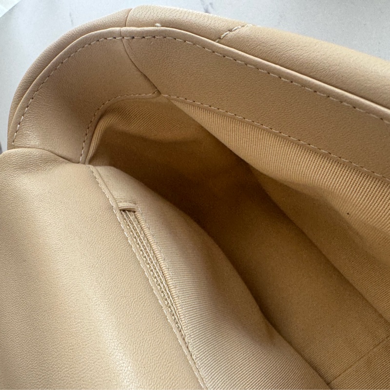 Chanel 奶茶色19金釦26-22