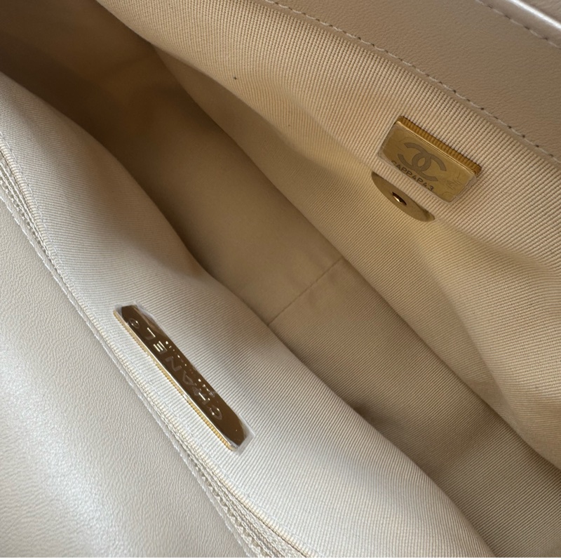 Chanel 奶茶色19金釦26-23