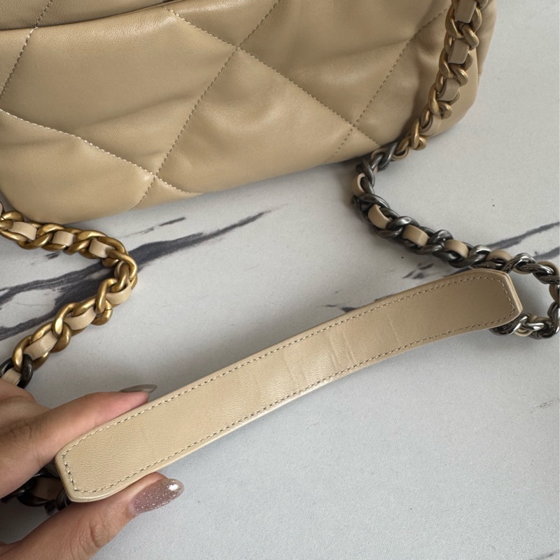 Chanel 奶茶色19金釦26-29