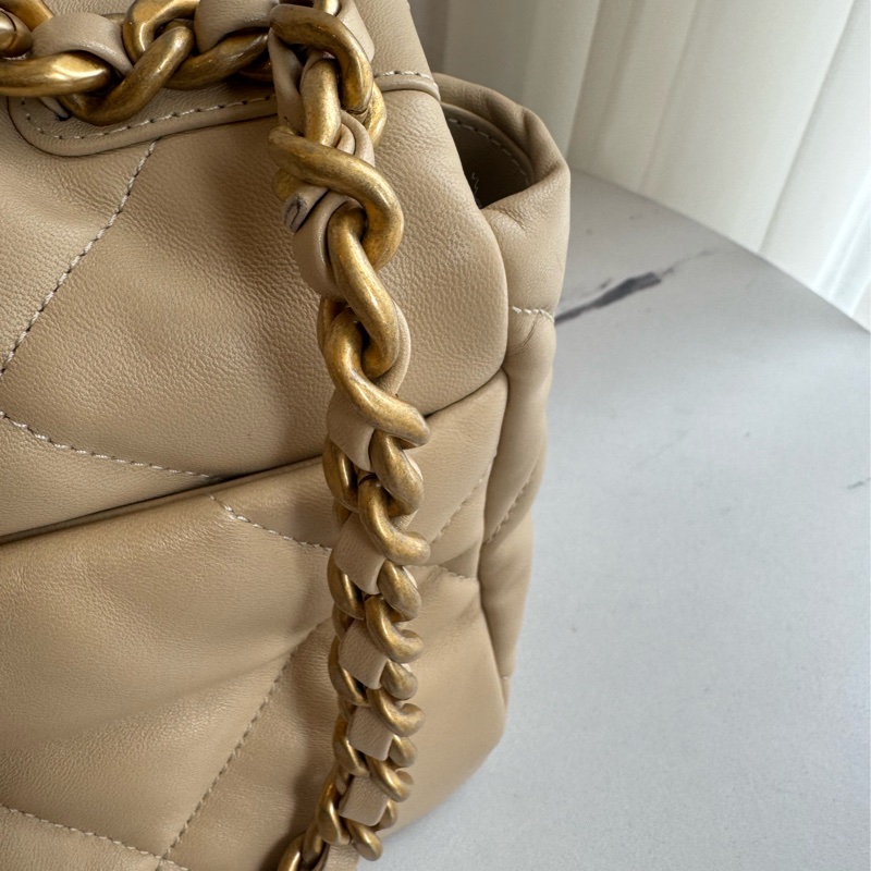 Chanel 奶茶色19金釦26-31