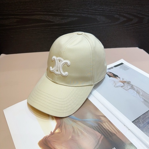 Celine Triomphe棒球帽
