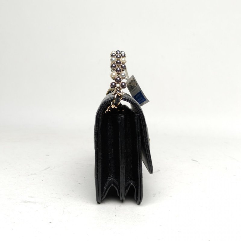 CHANEL 24P手柄CFWOC黑色牛皮鐳射標金扣珍珠肩背包-3