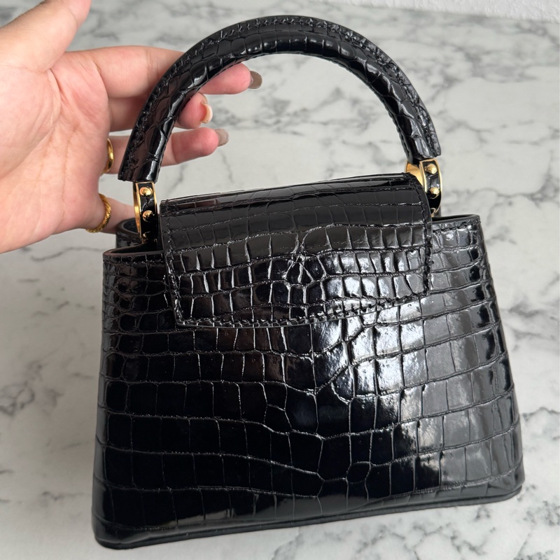LV 黑鱷魚壓紋mini capucines手提兩用包-2