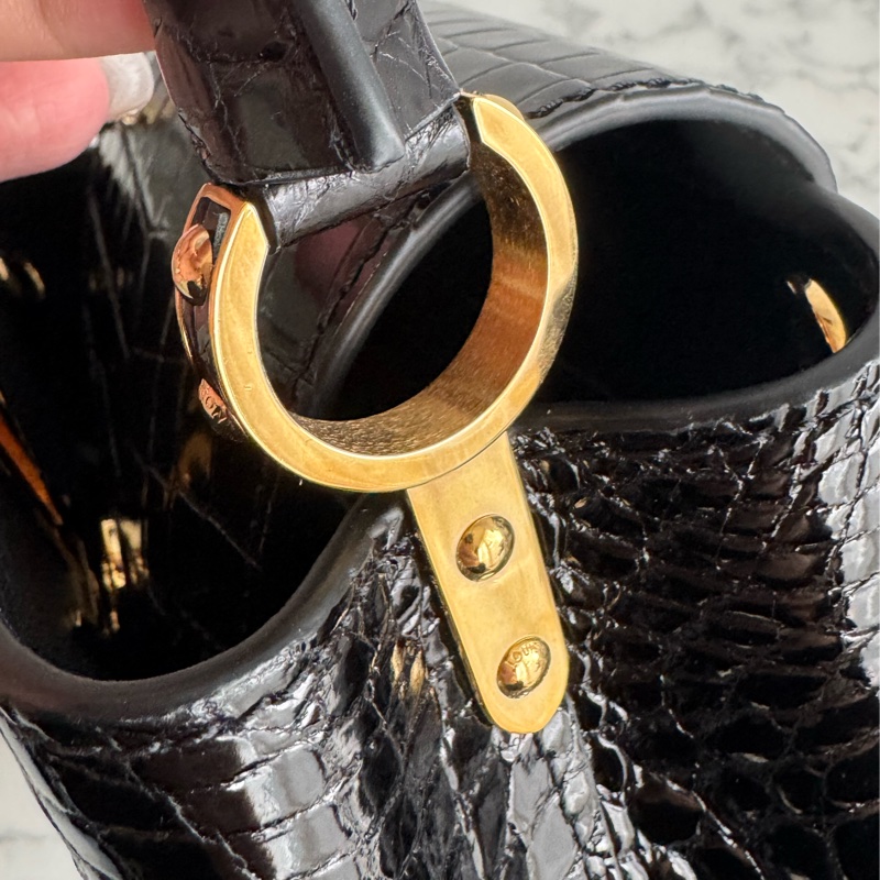 LV 黑鱷魚壓紋mini capucines手提兩用包-11