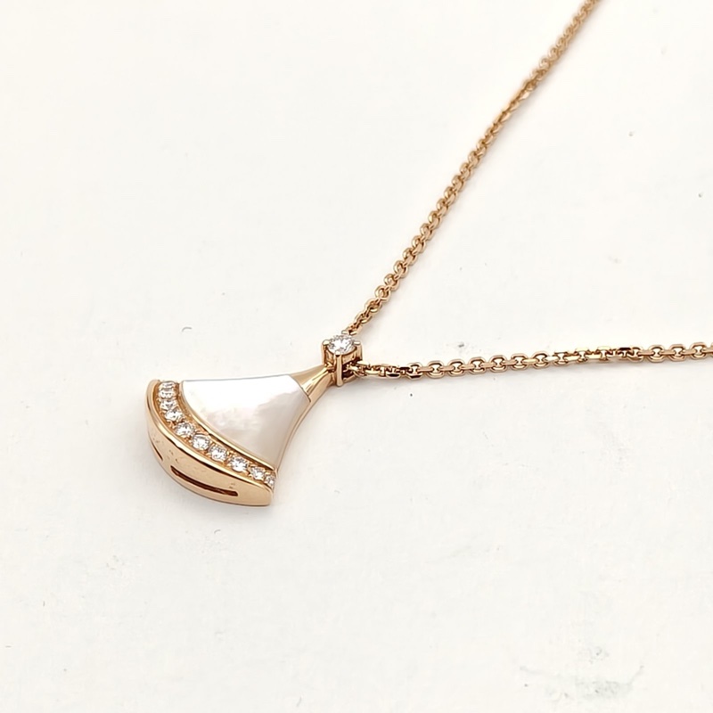 BVLGARI DIVASDREAM邊鑲鑽小扇子項鏈18K玫瑰金/鑽石/白貝母-1