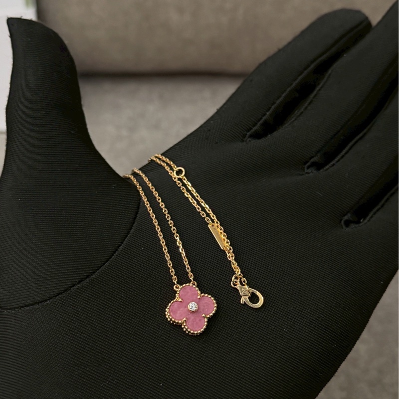 VCA粉色聖誕限量項鍊-2