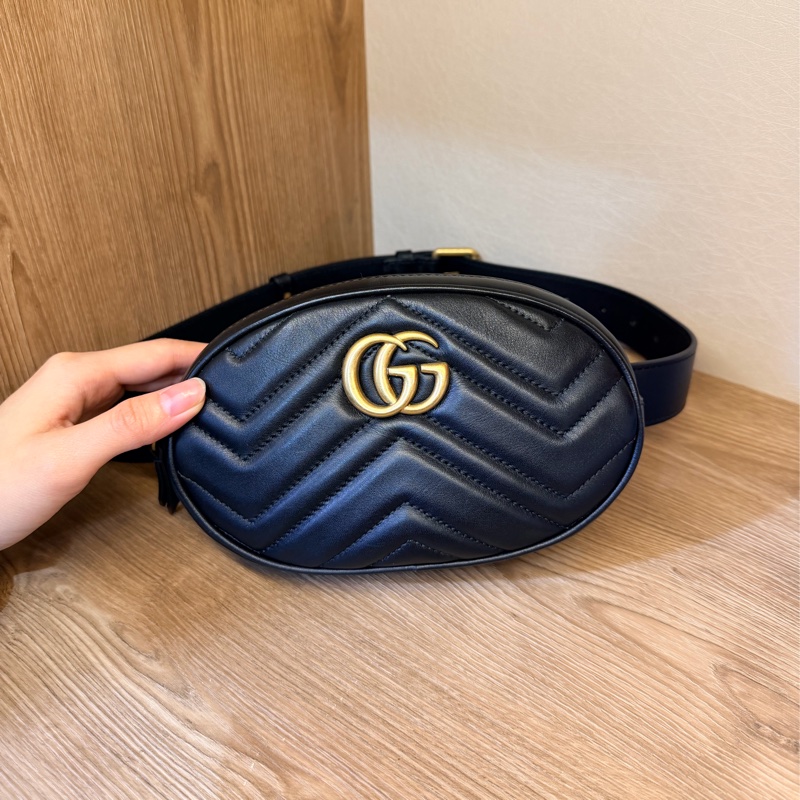 Gucci Marmont黑金牛皮腰包-4