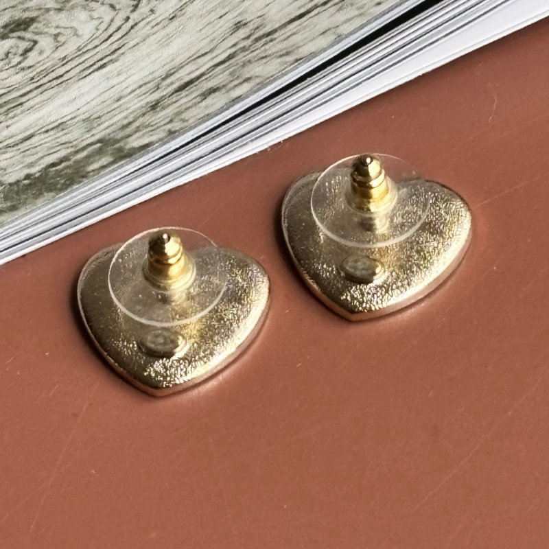 ::CHANEL:: ABD343 粉色愛心銀邊水鑽雙C針式耳環 CC Heart Earrings Pink Crystals Gold Tone-4