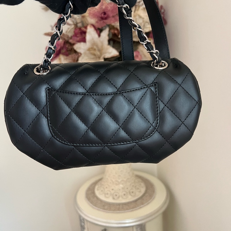 香奈兒菱格紋黑色牛皮腰包胸口員工包芯片款99新-2