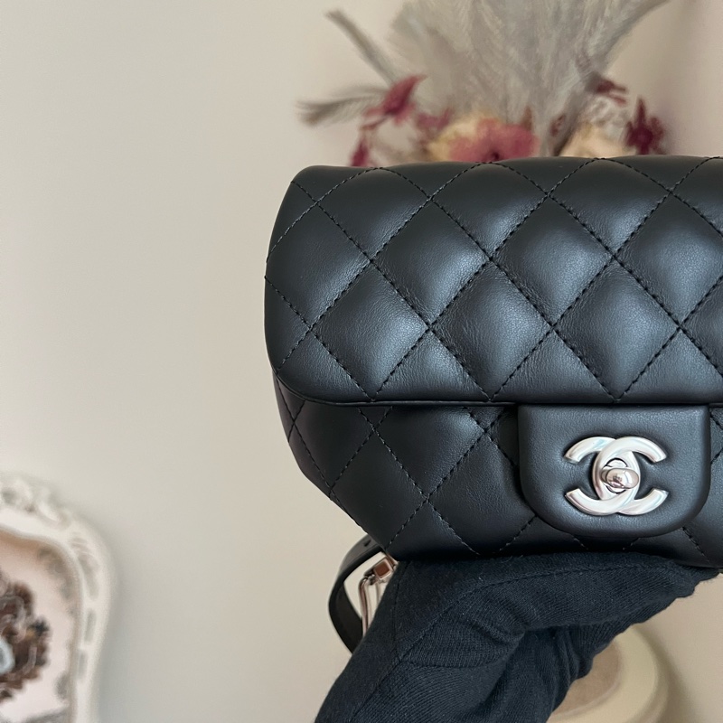 香奈兒菱格紋黑色牛皮腰包胸口員工包芯片款99新-5