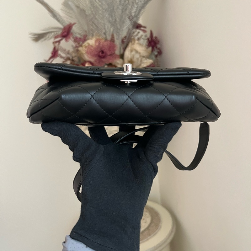 香奈兒菱格紋黑色牛皮腰包胸口員工包芯片款99新-7