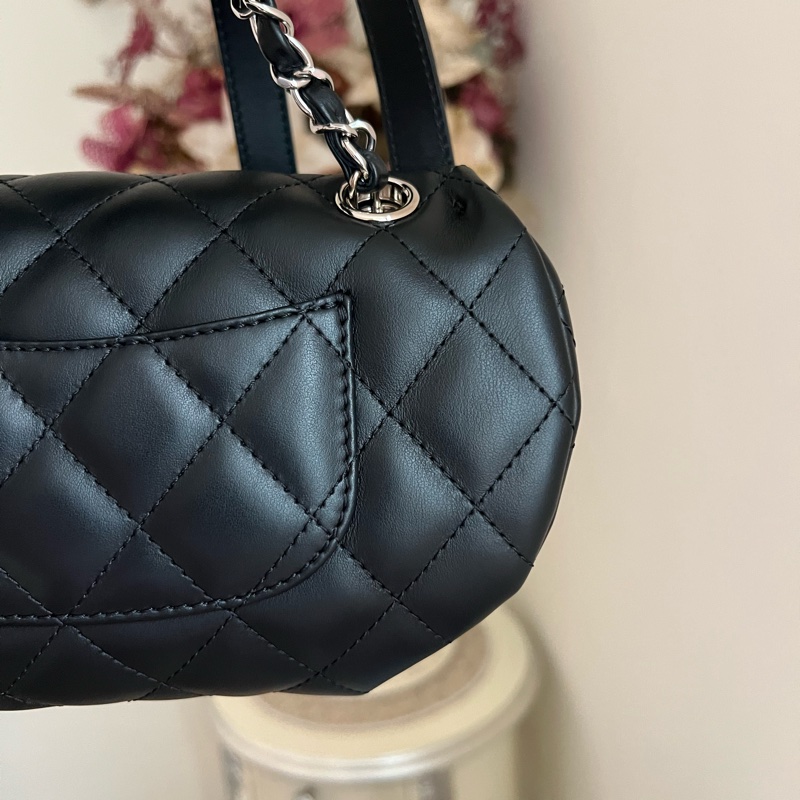 香奈兒菱格紋黑色牛皮腰包胸口員工包芯片款99新-8