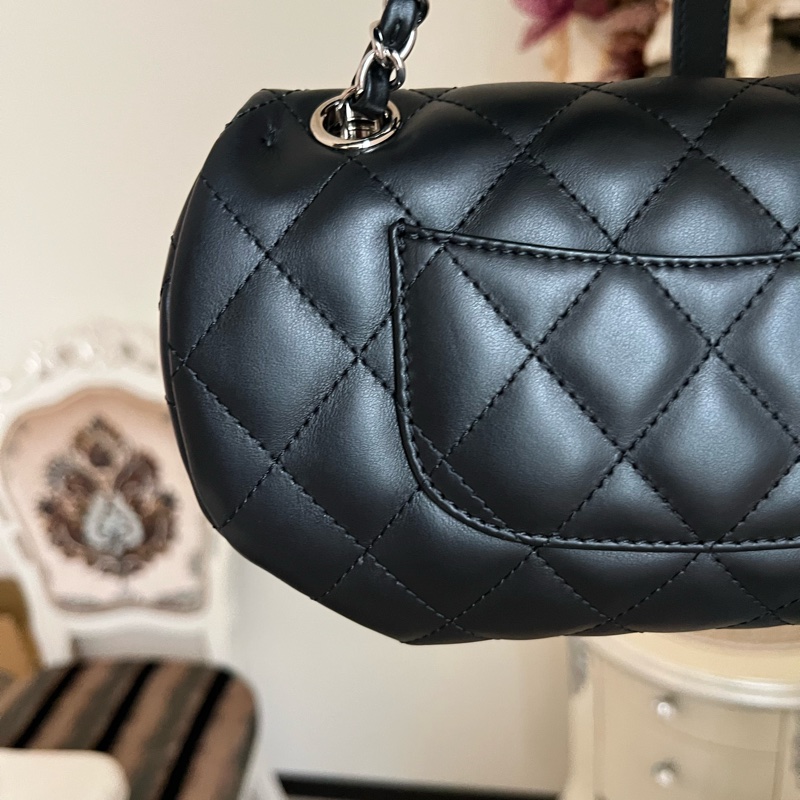 香奈兒菱格紋黑色牛皮腰包胸口員工包芯片款99新-9