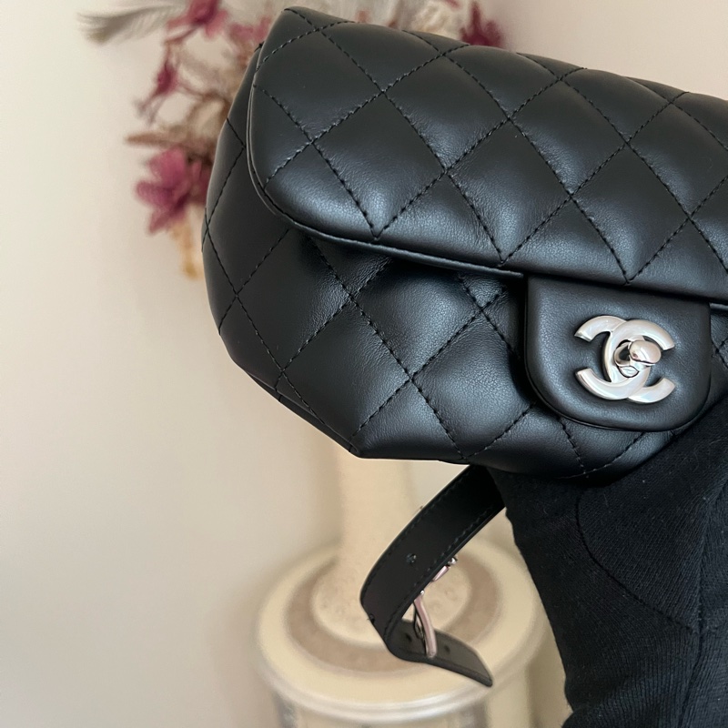 香奈兒菱格紋黑色牛皮腰包胸口員工包芯片款99新-10