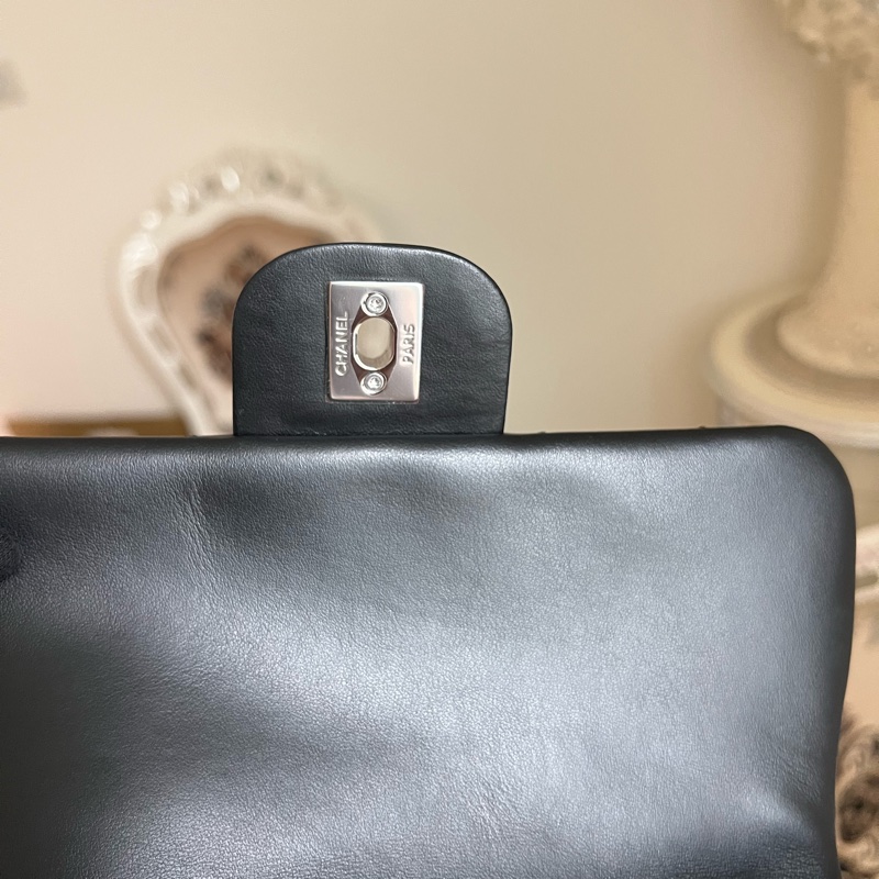 香奈兒菱格紋黑色牛皮腰包胸口員工包芯片款99新-15