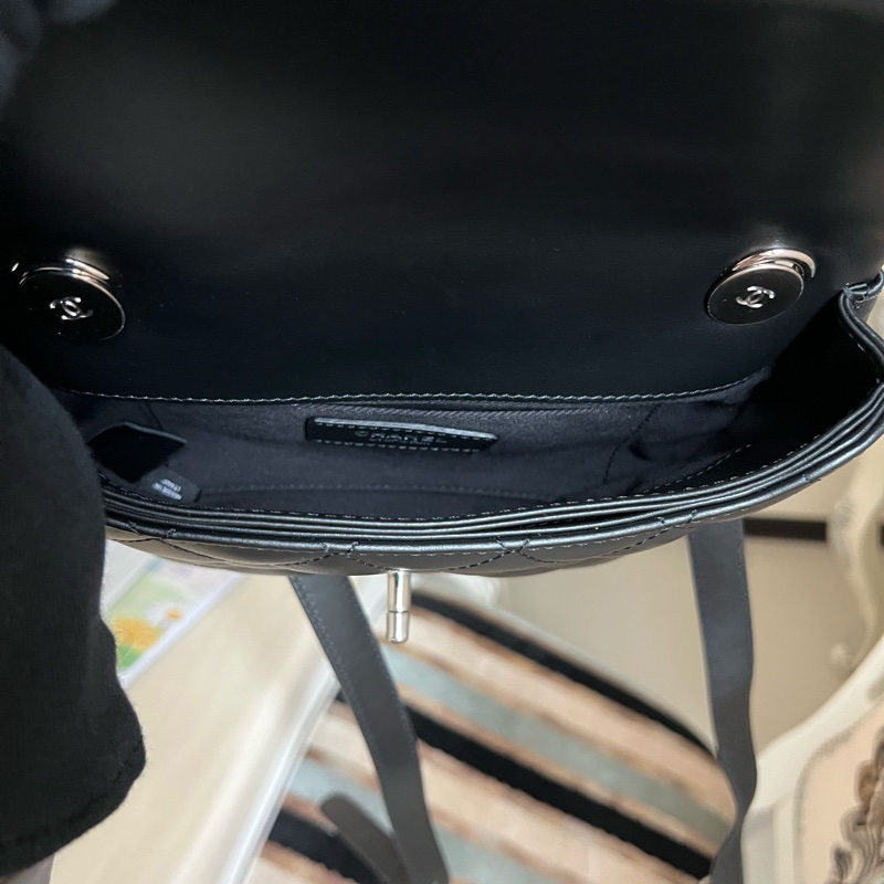 香奈兒菱格紋黑色牛皮腰包胸口員工包芯片款99新-17