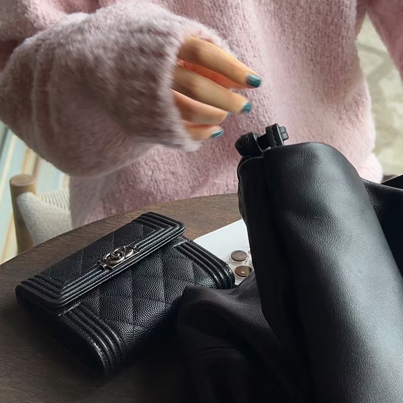 CHANEL香奈兒LeBoy系列黑色荔枝牛皮三折短夾可加鏈條-2