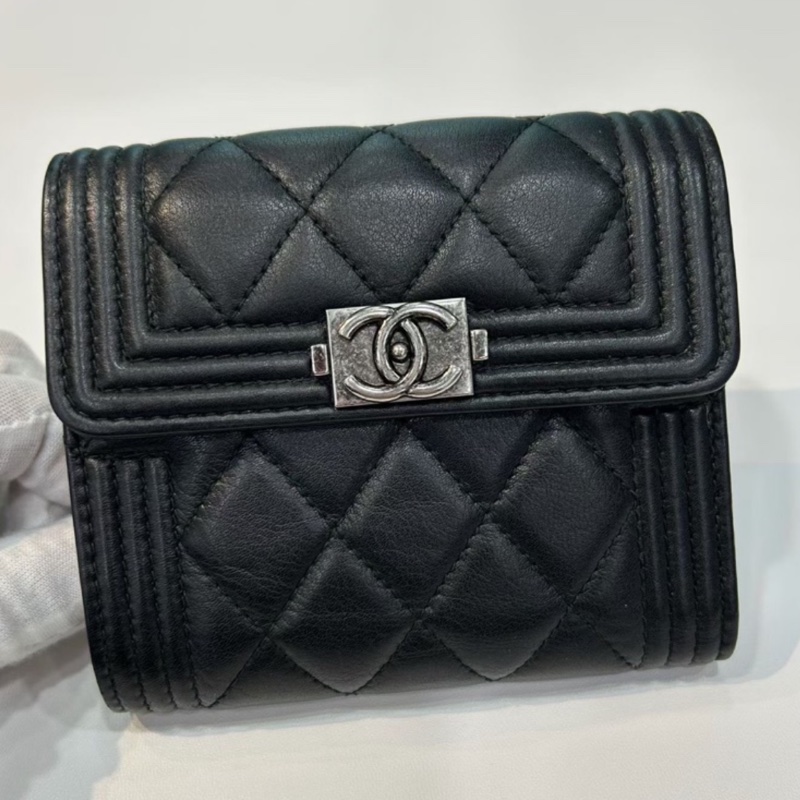 CHANEL香奈兒LeBoy系列黑色荔枝牛皮三折短夾可加鏈條-3