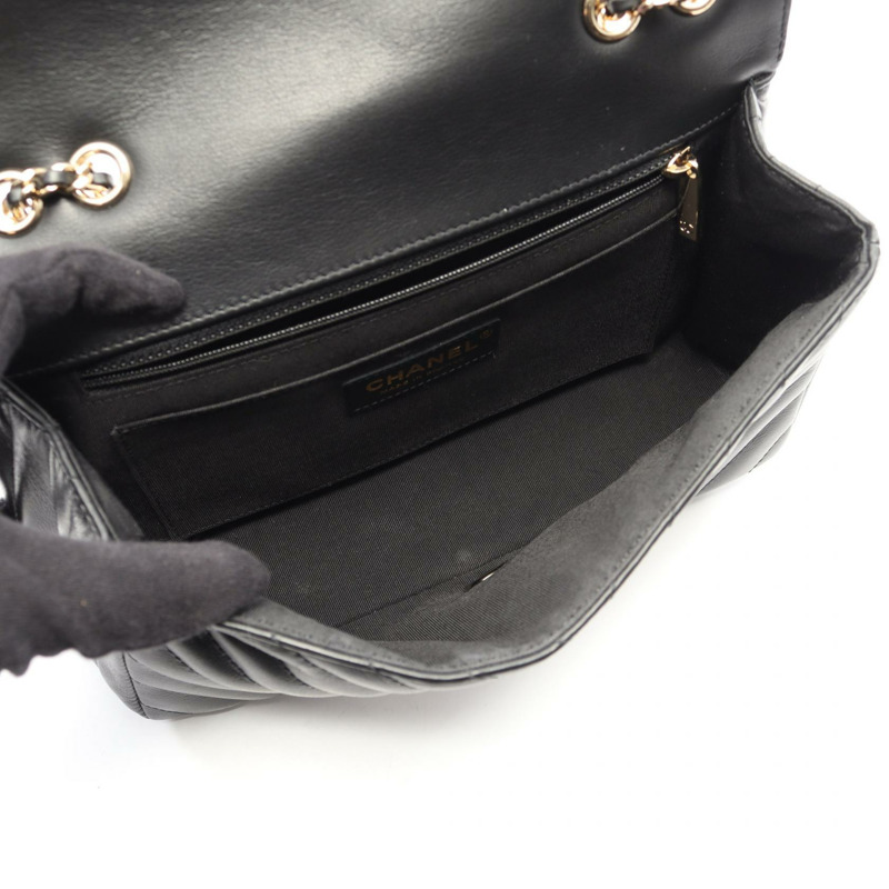 香奈兒 V 字縫線人字紋全翻蓋鏈條肩背包，黑色皮革，金色五金，二手-2