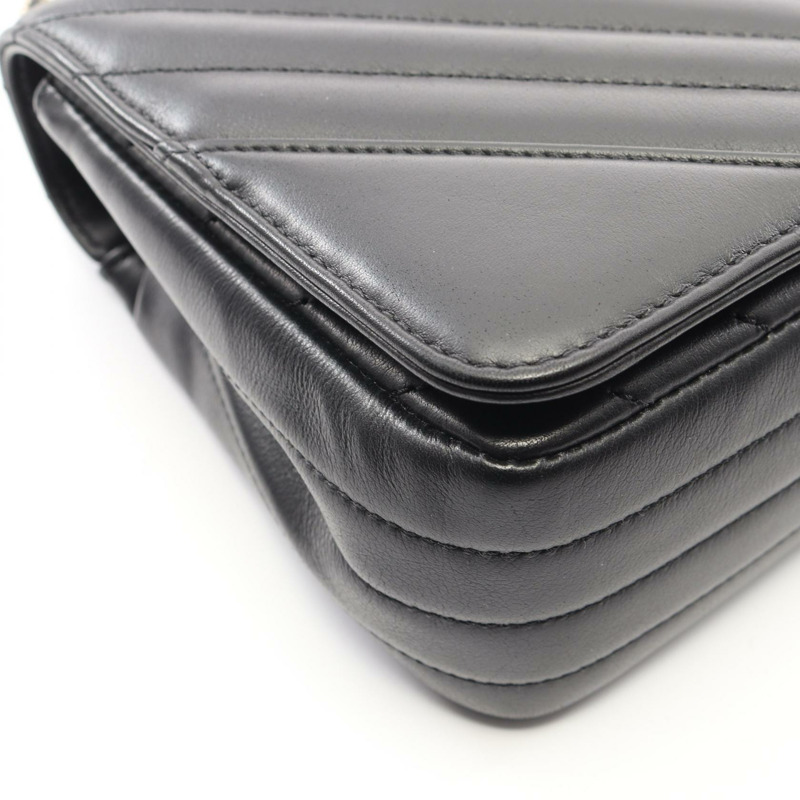 香奈兒 V 字縫線人字紋全翻蓋鏈條肩背包，黑色皮革，金色五金，二手-6