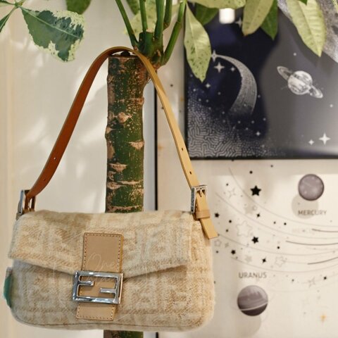 中古 芬迪 Fendi 米色 Beige  Zucca Baguette 法棍包 羊毛與皮革