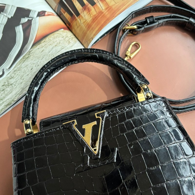 特殊皮革 超甜割愛::LOUIS VUITTON:: LV MINI CAPUCINES 黑色鱷魚皮金釦手提斜背兩用包-1
