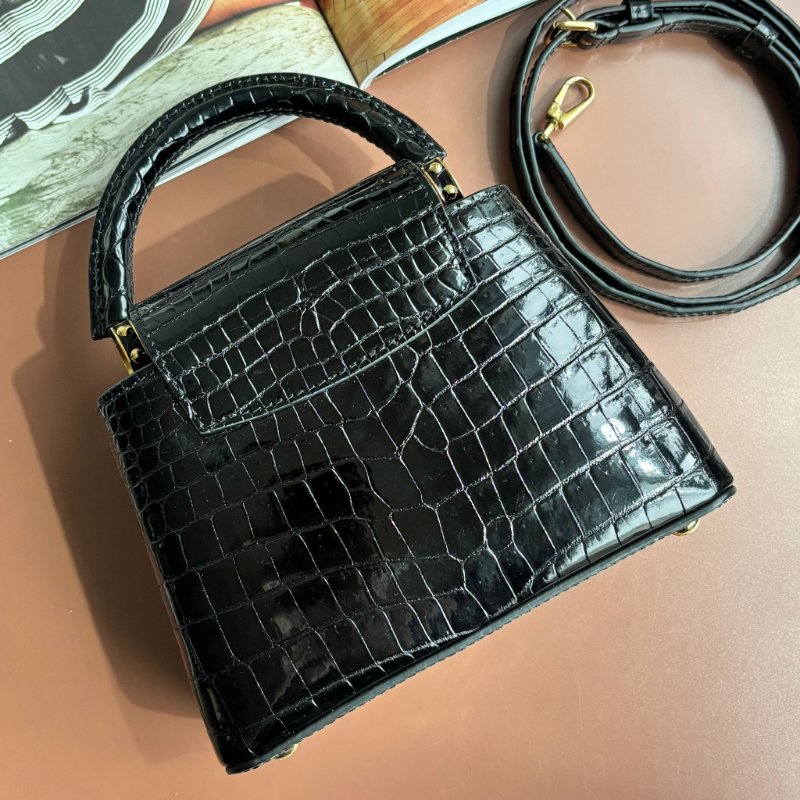 特殊皮革 超甜割愛::LOUIS VUITTON:: LV MINI CAPUCINES 黑色鱷魚皮金釦手提斜背兩用包-2