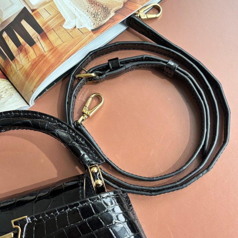 特殊皮革 超甜割愛::LOUIS VUITTON:: LV MINI CAPUCINES 黑色鱷魚皮金釦手提斜背兩用包-3