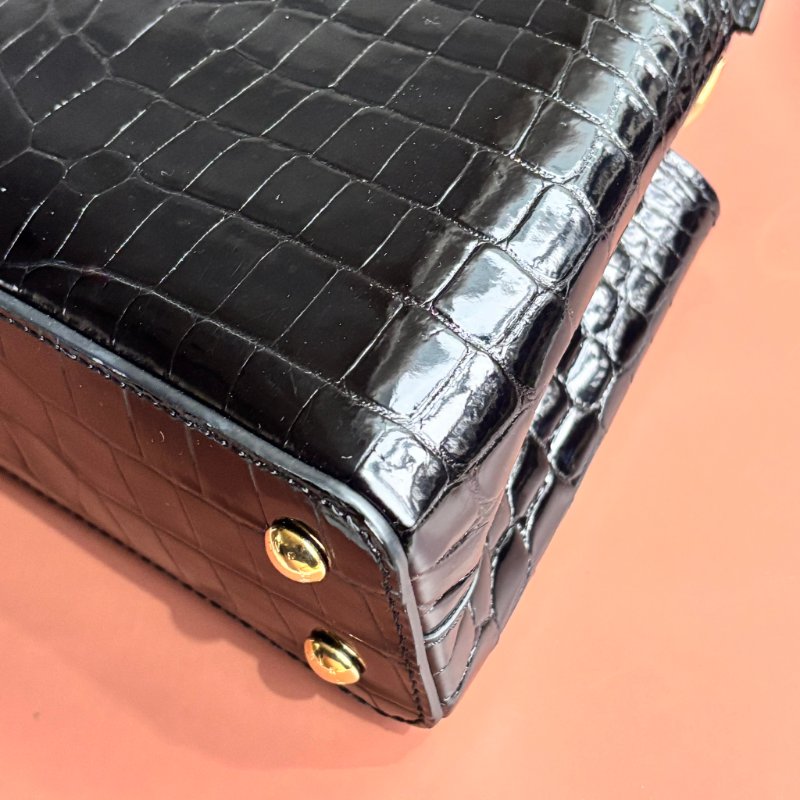 特殊皮革 超甜割愛::LOUIS VUITTON:: LV MINI CAPUCINES 黑色鱷魚皮金釦手提斜背兩用包-5